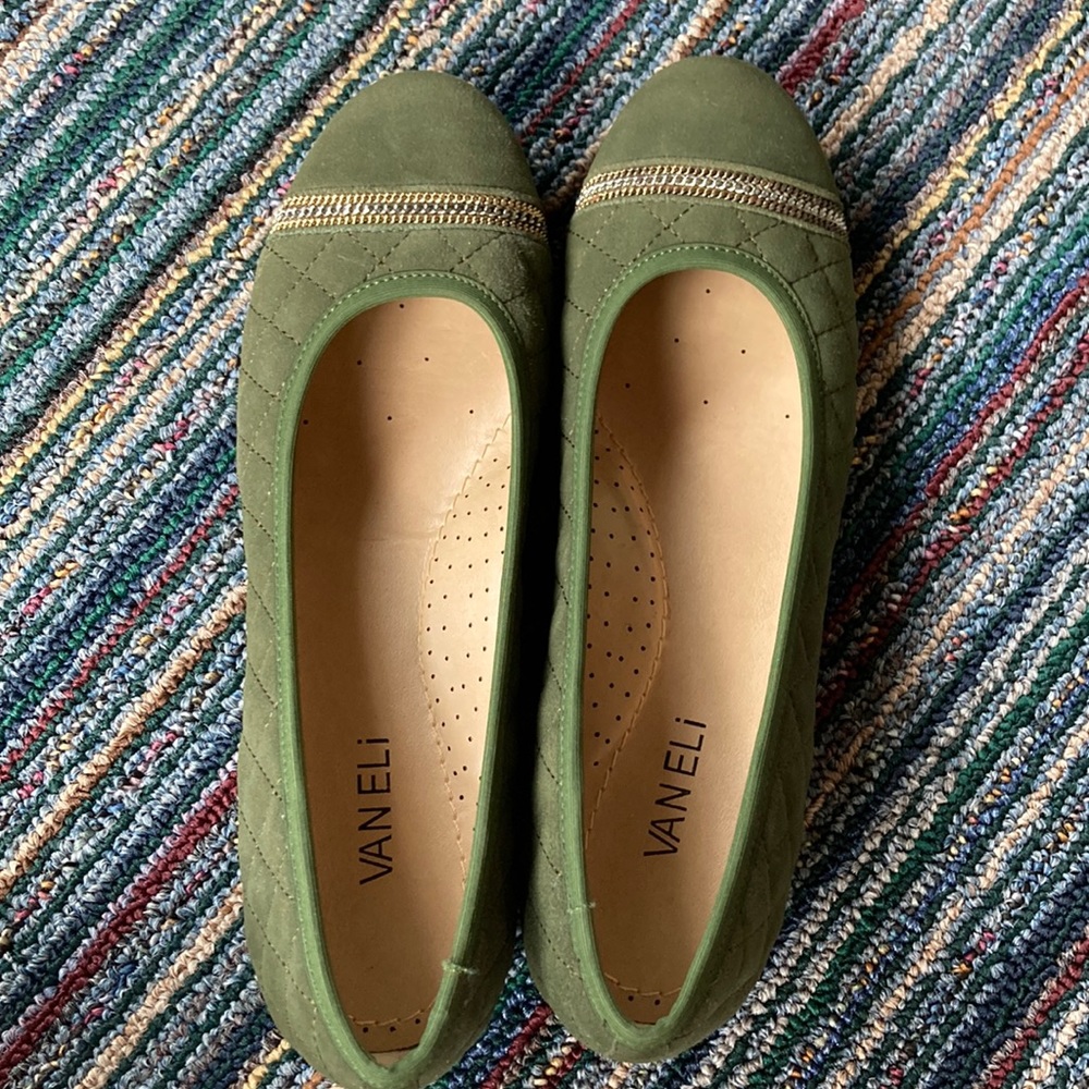 Van Eli green suede Sigrid round toe ballet flats
